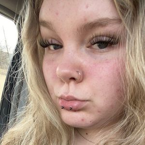 Meet your Posher, Candice